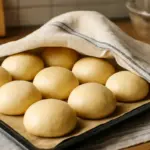 Panini morbidissimi fatti in casa: la fase che non devi saltare per una lievitazione perfetta